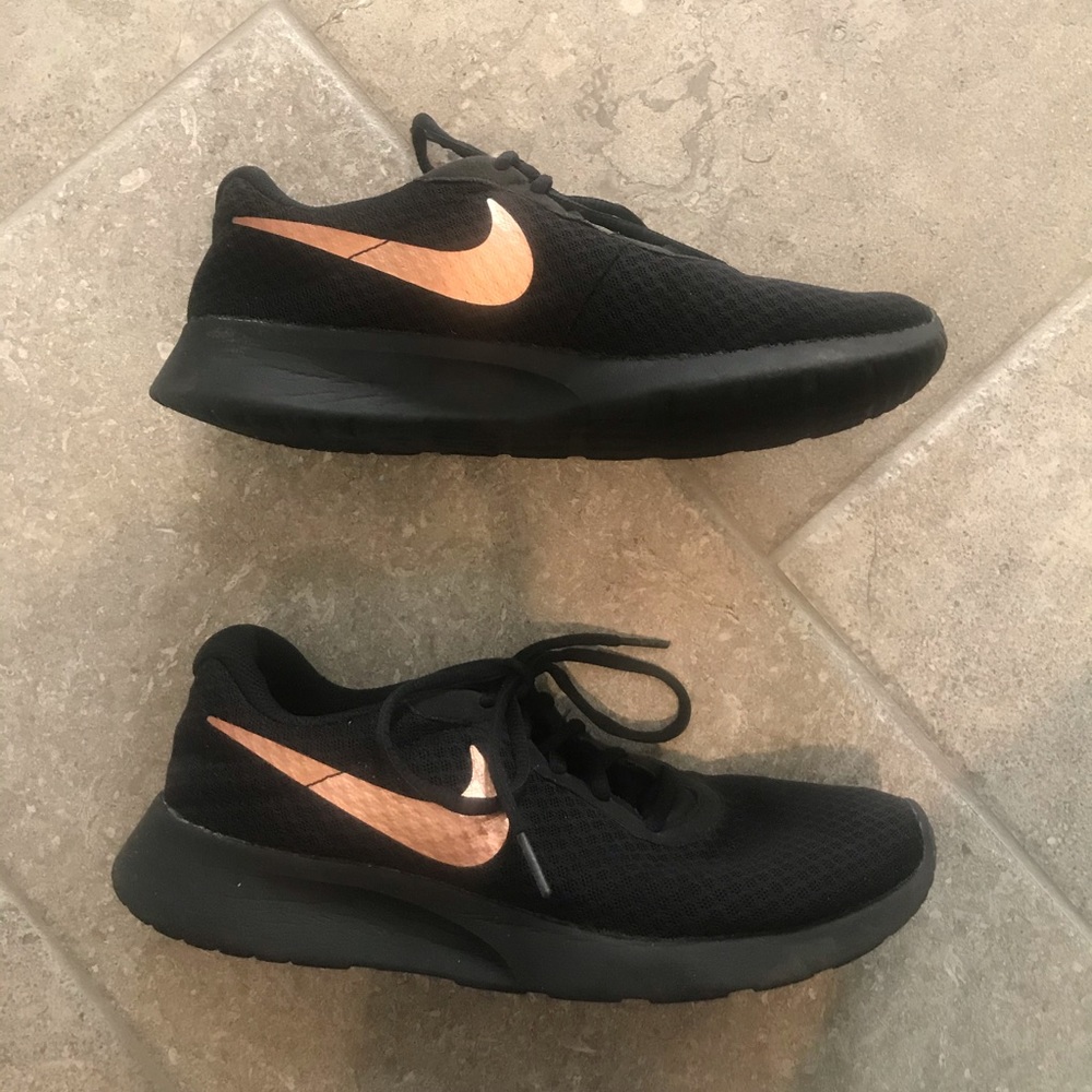Nike tennis shoes